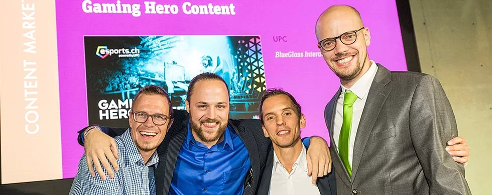 Gewinner-Team für eSports. Von links: Michel Romang, Morris Feierabend (beide BlueGlass), Oliver Lutz (upc) und Raphael Bienz (CEO BlueGlass)